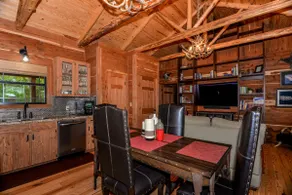 SR Silver Oaks • Aggieland Lakeside Retreat - Image 5