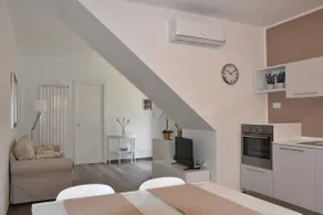 Seaside house with private garden - Image 4