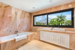 Casa Blanca - The best villa in New Andalucia - Image 5