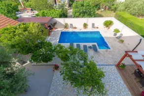 Apartments Villa Odesa with shared pool - Image 2