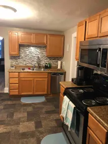 The Cozy Q. 2 bedroom home with off street parking - Image 5