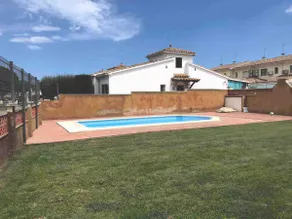 Family home in L'Escala (Costa Brava) - Image 2