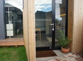 Brunswick Studio Apartment - Image 3