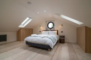 Luxury Coach house next to woodland in Knutsford - Image 3