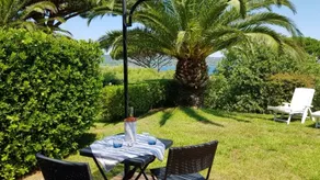House with sea view and overlooking Saint Tropez - Image 2