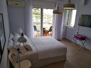 Sunny Apartment with Amazing View - Image 2
