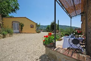 House in farmhouse with amazing views - Image 2