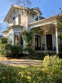Elegant Family Home near Downtown Grass Valley - Image 4