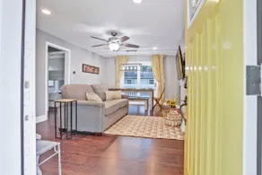 Huge Backyard, Very Private Home, Close to KU Med - Image 2