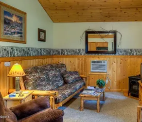 CABIN #6- BEAUTIFUL SETTING-6 MI TO GLACIER PARK - Image 4