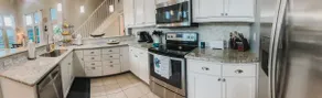 ENTIRE HOUSE, WALK TO THE BEACH - Image 4