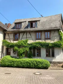 Relax in a medieval setting - Image 5