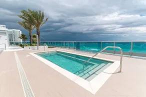 King Oceanfront Suite w/ Pool, Balcony & Parking - Image 4