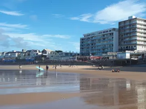 2-bedroom apartment (60 m²) with sea view and heated pool - Image 4