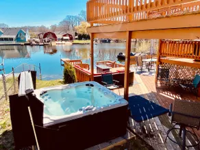 Hot Tub Lakefront Retreat - Game Room- Sleeps 12 - Image 2
