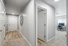 Cheerful  NEW Executive Home with office-Meridian - Image 3