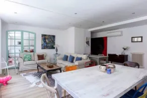 Sunny apartment PRIME DOWNTOWN LOCATION - Image 4