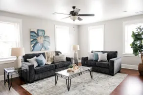 Bright & Airy Apartment: Unit2. Great Location! - Image 2