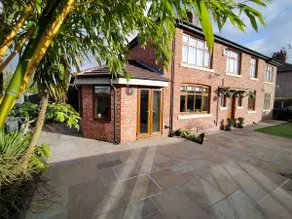 Sirius House - sleeps 7, driveway, garden - Image 2