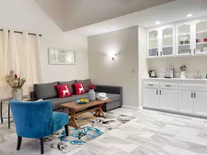 Cheerful 4-Bedrooms 3 Bath Entire Villa/House - Image 4