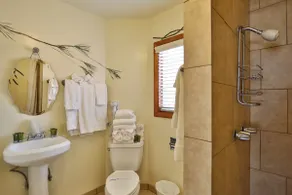 Cabin 14 is stand alone 2 bedrooms 1 Q 5 Single - Image 5