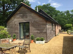 Modern, comfortable, level entry, dogs welcome - Image 2