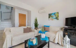 Coastal Paradise Found - Komis' Private Pool Retreat - Image 5