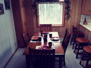 Cozy home located amidst area sights & activities - Image 3