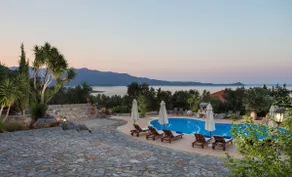 Bungalow 2-3 persons with Sea View - Image 3