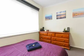 Cosy 2br ground floor unit - whole unit - Image 5