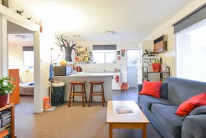 Cosy 2br ground floor unit - whole unit - Image 3