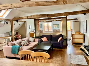 The Cart Loft - Private Apartment on farm in Rye - Image 3
