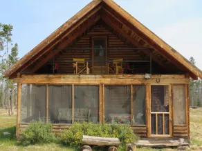 Bluebird cabin in Stanley, Idaho - Image 2