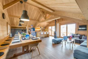 Chalet 22 pers. ski ind / ud. Ideel beliggenhed. Store solrige terrasser. - Image 2