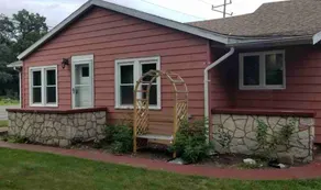 Home near the lake with an inground pool - Image 2