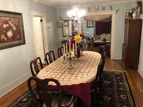 1800's Victorian Home ~SWAN House~ 5 miles off I65 - Image 3