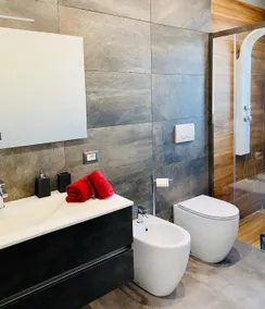 Modern Soverato Apartment - Image 4