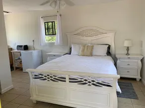 Mari’s Sunshine Cottage - Image 4
