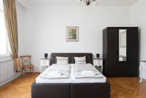 Chic & Charm Apartment - Image 3