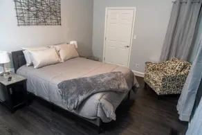 Modern 3BDRM, Renovated, Spacious & Central - Image 2