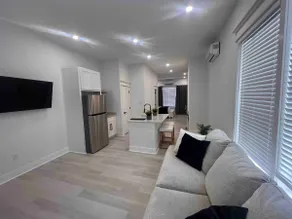 East Downtown Pied-à-terre Unit #1 - Image 2