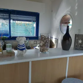 2 bedroom house with sea view - Image 3
