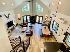 Modern Camp 12 Chalet 3bd,2bth, w/AC,Hot tub/WIFI - Image 5