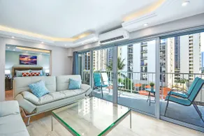 <0.1 mile to Waikiki beach/washer dryer/parking - Image 3