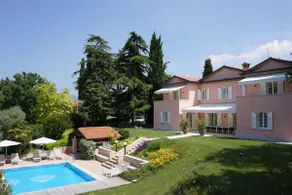 Vivenda de luxo no lago de Garda em Lazise. Vista para o lago e piscina privativa - Image 2