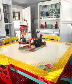 The Cottages on Carbon Avenue: Colorful and Fun - Image 3