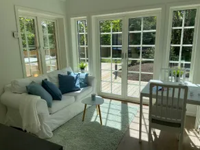 Beautiful guest house with private patio - Image 4