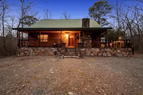 Holiday Road! Cabin with game room & hot tub! - Image 3