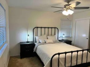 Beautiful home in a quiet north Austin suburb! - Image 5