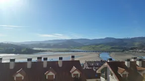 Grande maison de village avec vue magnifique - Image 4